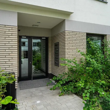 Spacious And Cosy In With Parking, Desk And Balcony By Renters Lejlighed *