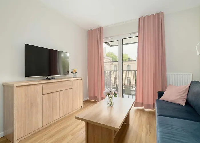 Spacious And Cosy In With Parking, Desk And Balcony By Renters Appartement *