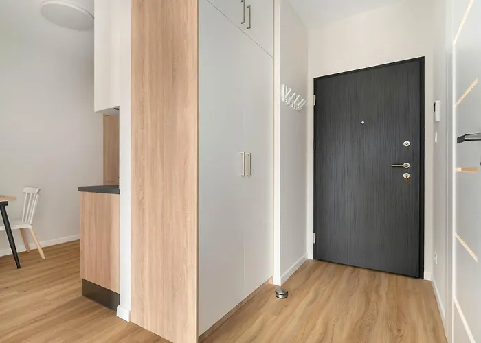 Spacious And Cosy In With Parking, Desk And Balcony By Renters *