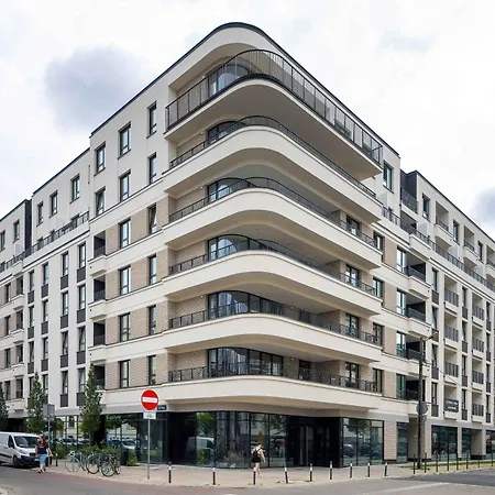 Apartman Spacious And Cosy In With Parking, Desk And Balcony By Renters *