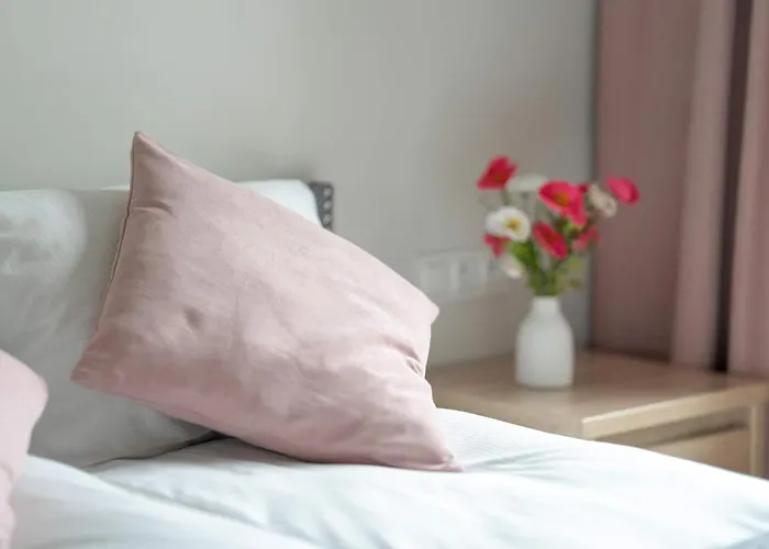 Spacious And Cosy In With Parking, Desk And Balcony By Renters פוזנן