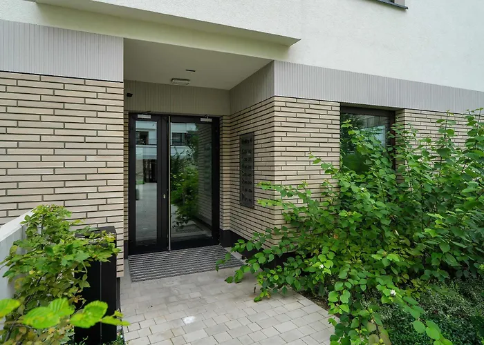 Spacious And Cosy In With Parking, Desk And Balcony By Renters דירה *